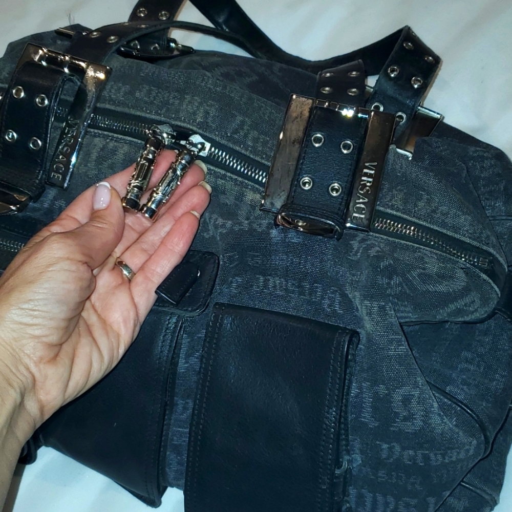 Donatella VERSACE 💯Authentic Handbag  "DV" Collection Grey Fade Silver Hardware - Picture 2 of 10
